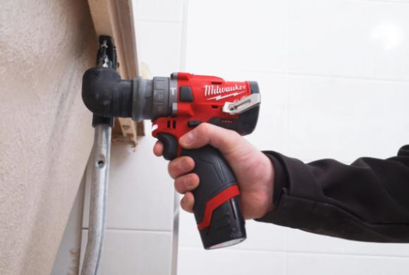 Wiertarko-wkrętarka subkompaktowa z udarem i wymiennym uchwytem Milwaukee M12 FPDX-0 (4933464135)